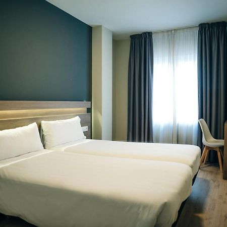 Hotel Alda Estacion ปอนเตเบดรา ภายนอก รูปภาพ