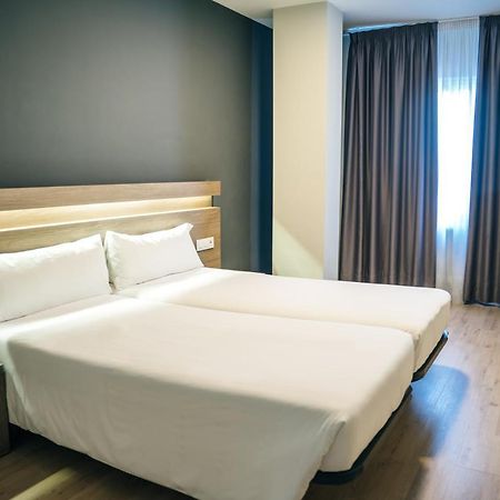 Hotel Alda Estacion ปอนเตเบดรา ภายนอก รูปภาพ