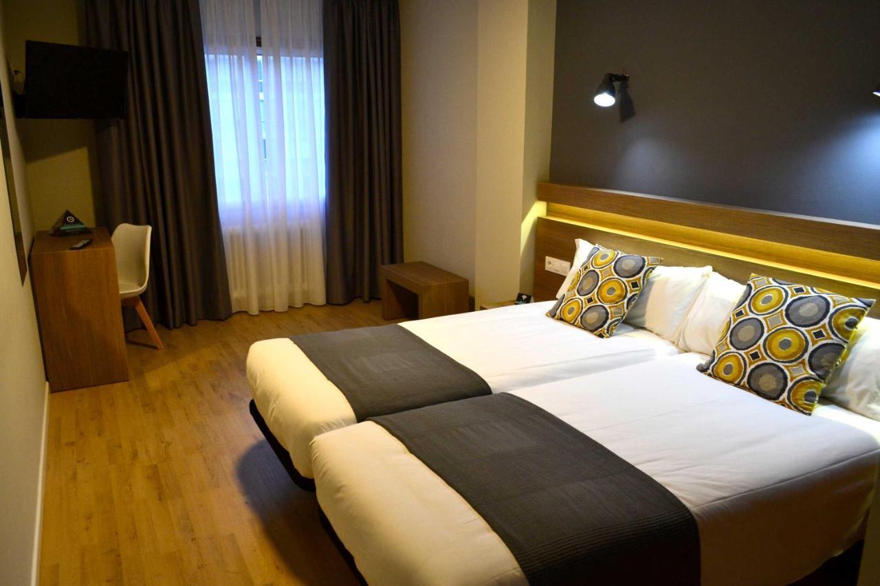 Hotel Alda Estacion ปอนเตเบดรา ภายนอก รูปภาพ