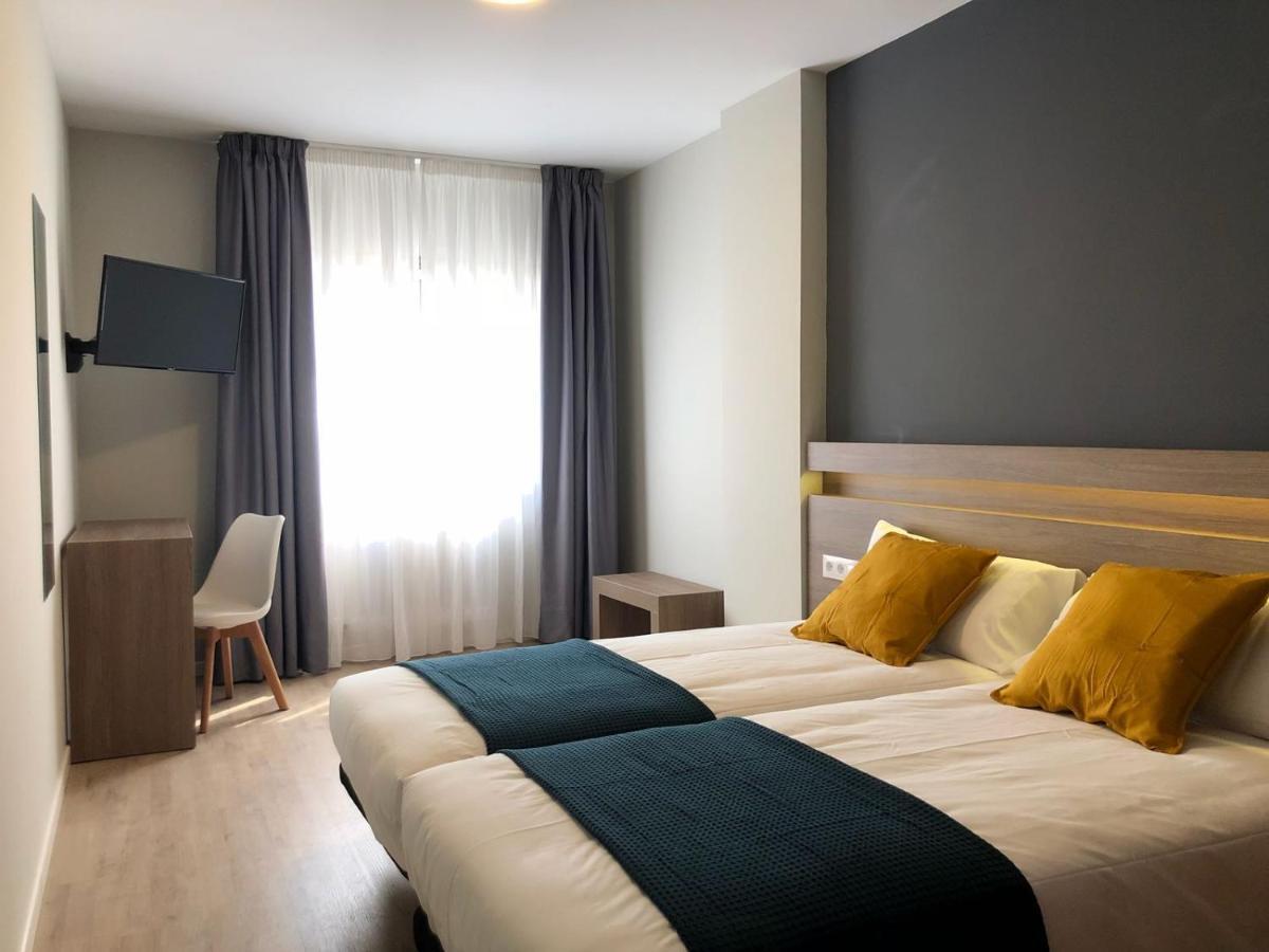 Hotel Alda Estacion ปอนเตเบดรา ภายนอก รูปภาพ